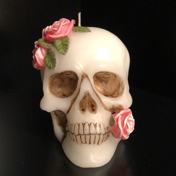 Mortal and Bone Other - 🎃Halloween Scull Candle With roses